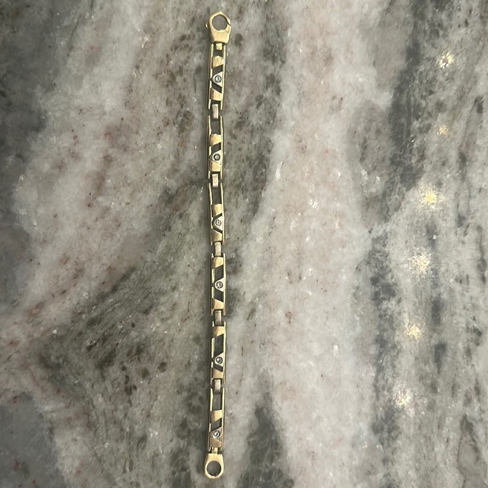 14k Gold and Diamond Men’s Gold Bracelet.